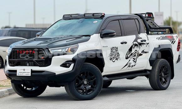 Buy Used Toyota Hilux White Car in Import - Dubai in Clarendon Buy Used Toyota Hilux White Car in Import - Dubai in Clarendon