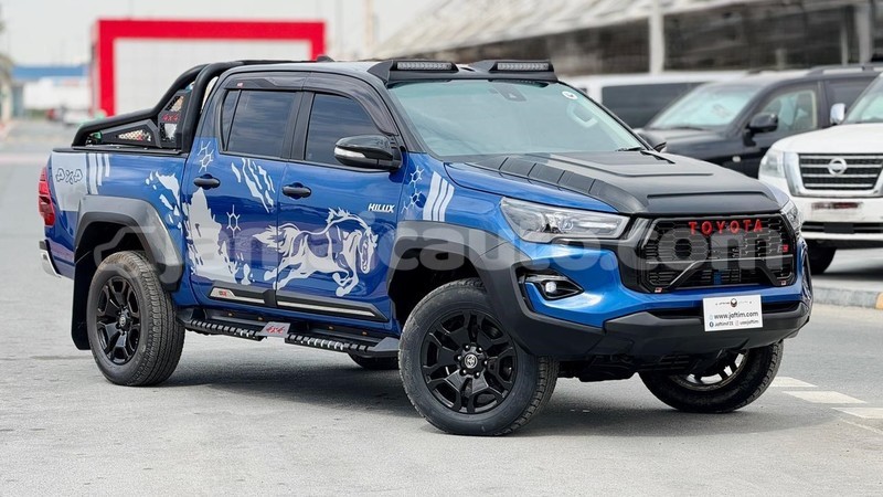 Big with watermark toyota hilux clarendon import dubai 5624