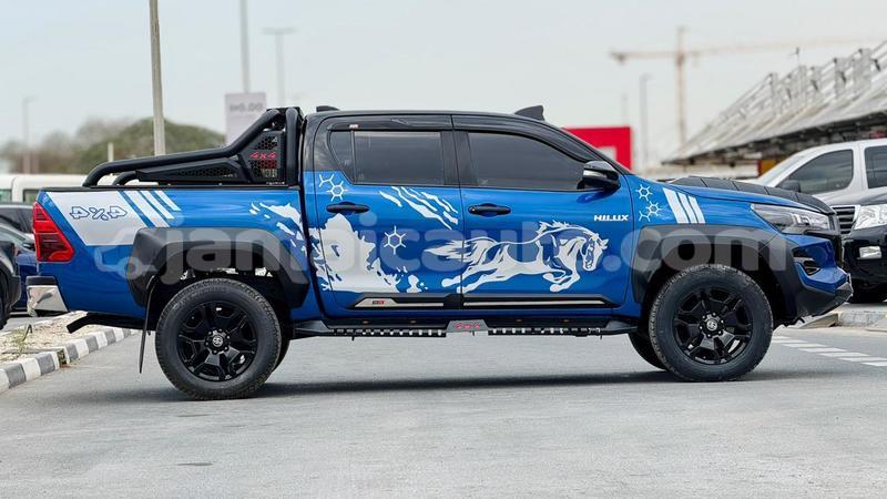 Big with watermark toyota hilux clarendon import dubai 5624