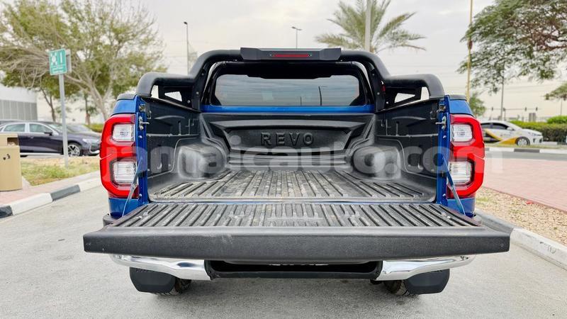 Big with watermark toyota hilux clarendon import dubai 5624