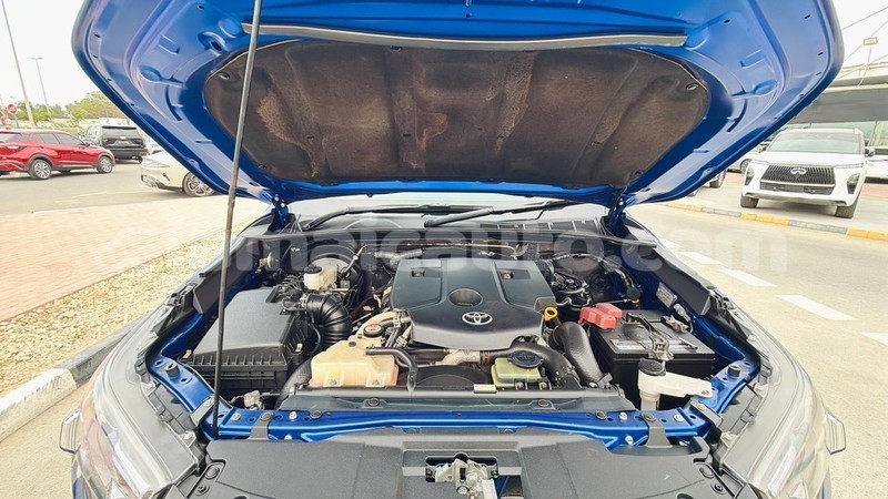 Big with watermark toyota hilux clarendon import dubai 5624