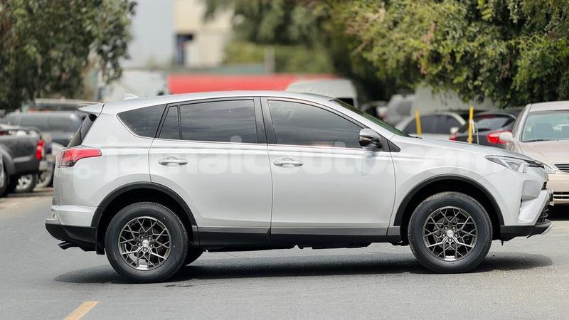 Big with watermark toyota rav4 clarendon import dubai 5625
