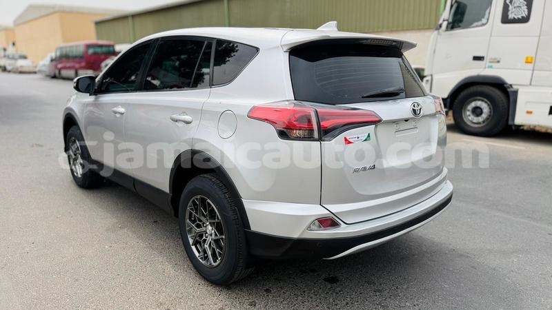 Big with watermark toyota rav4 clarendon import dubai 5625
