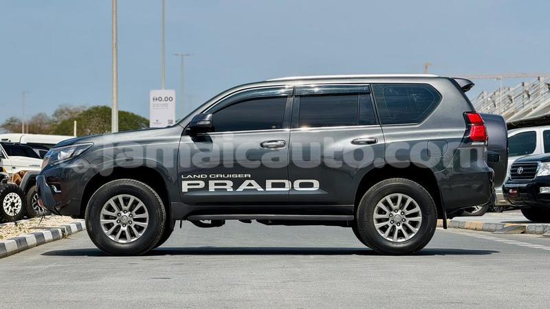 Big with watermark toyota land cruiser prado clarendon import dubai 5630