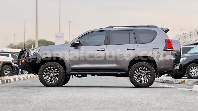 Big with watermark toyota land cruiser prado clarendon import dubai 5632