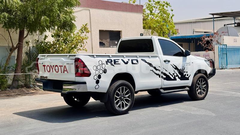 Big with watermark toyota hilux clarendon import dubai 5634