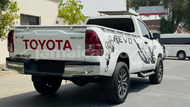Big with watermark toyota hilux clarendon import dubai 5634