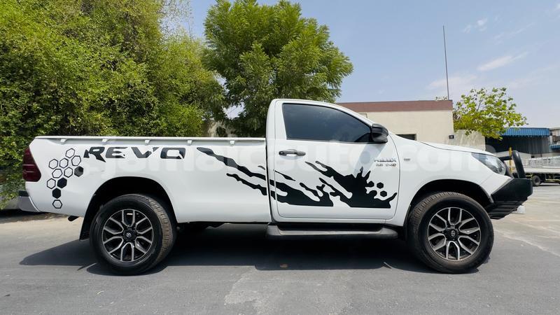 Big with watermark toyota hilux clarendon import dubai 5634