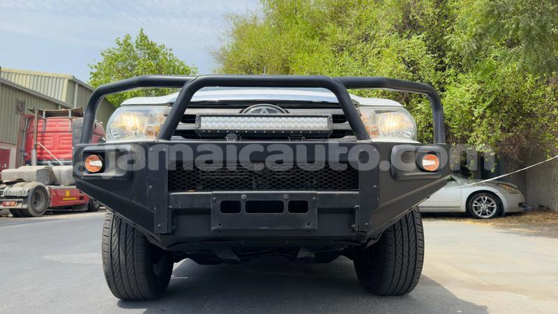 Big with watermark toyota hilux clarendon import dubai 5634