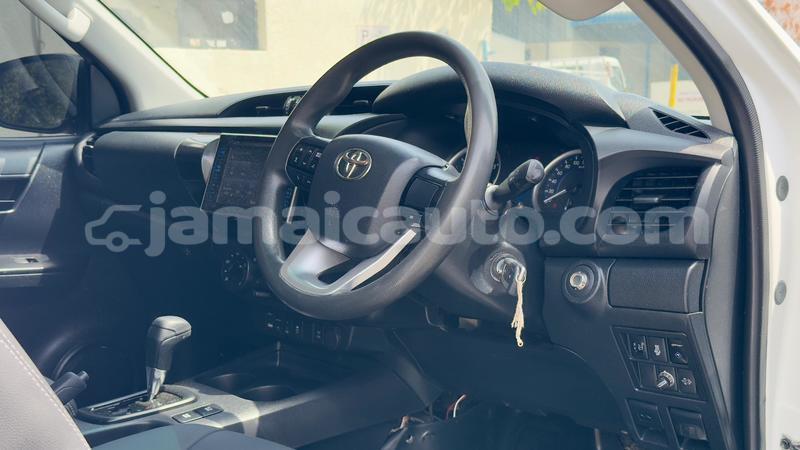 Big with watermark toyota hilux clarendon import dubai 5634