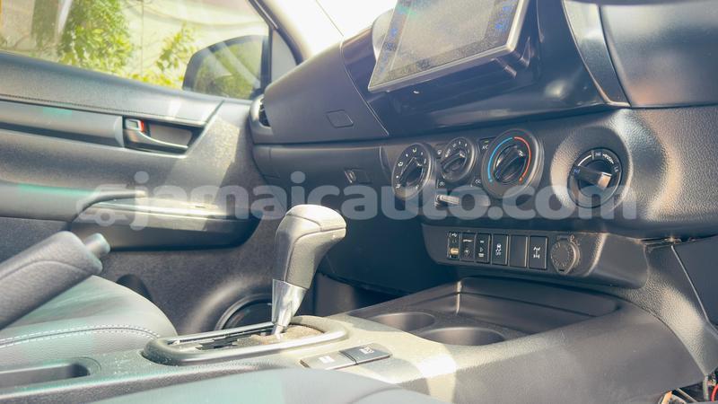 Big with watermark toyota hilux clarendon import dubai 5634