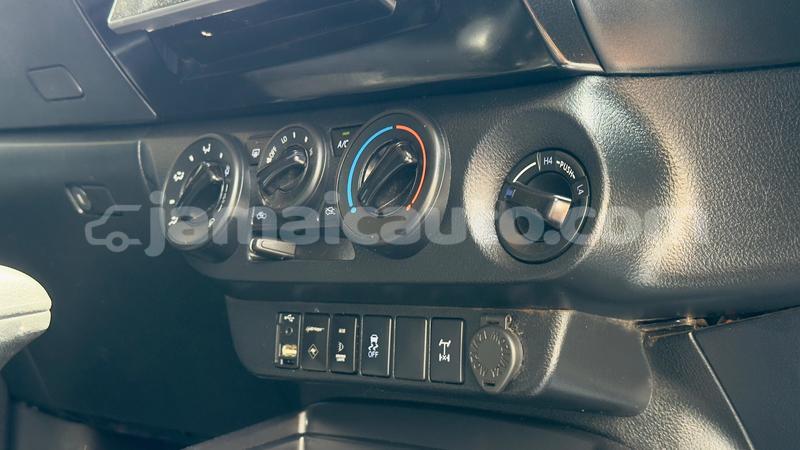 Big with watermark toyota hilux clarendon import dubai 5634