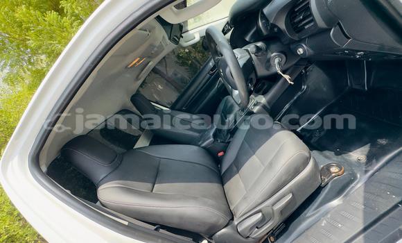 Buy Used Toyota Hilux White Car in Import - Dubai in Clarendon Buy Used Toyota Hilux White Car in Import - Dubai in Clarendon