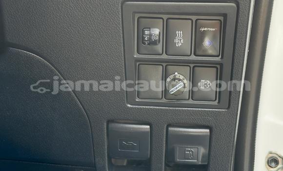 Buy Used Toyota Hilux White Car in Import - Dubai in Clarendon Buy Used Toyota Hilux White Car in Import - Dubai in Clarendon