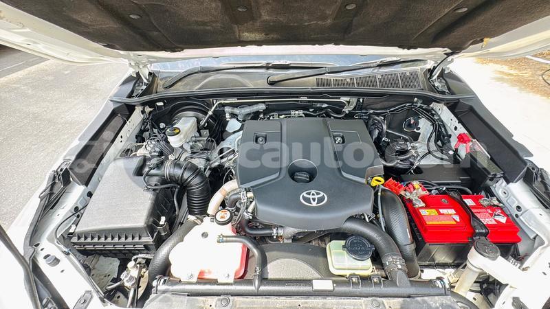 Big with watermark toyota hilux clarendon import dubai 5634