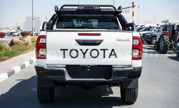 Buy Used Toyota Hilux White Car in Import - Dubai in Clarendon Buy Used Toyota Hilux White Car in Import - Dubai in Clarendon