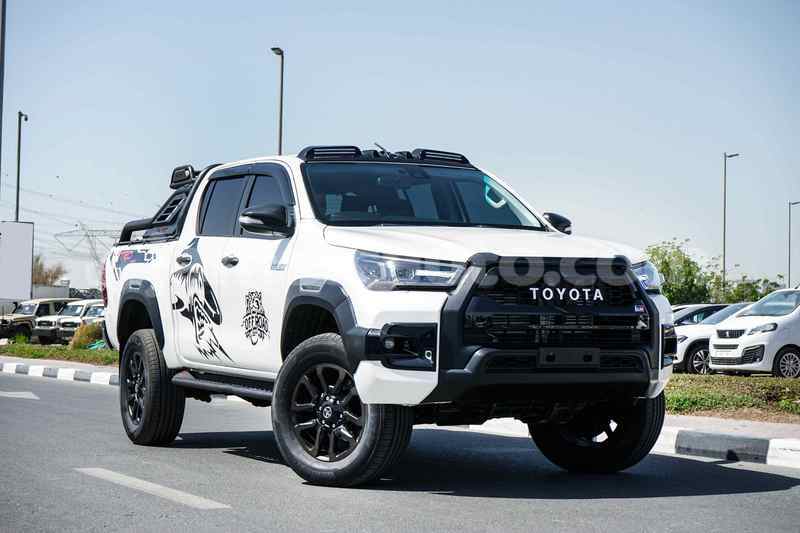 Big with watermark toyota hilux clarendon import dubai 5636