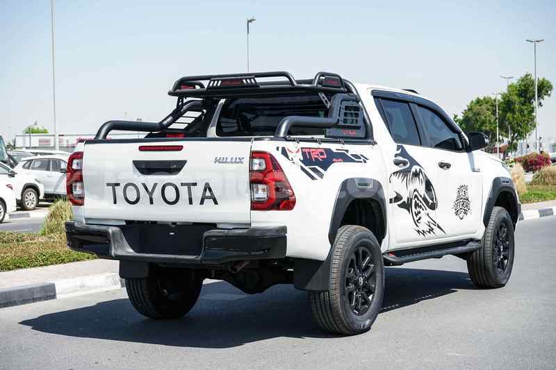 Big with watermark toyota hilux clarendon import dubai 5636