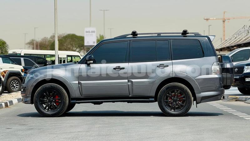 Big with watermark mitsubishi pajero clarendon import dubai 5639