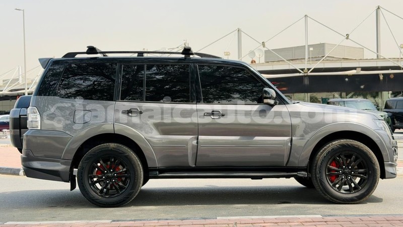 Big with watermark mitsubishi pajero clarendon import dubai 5639