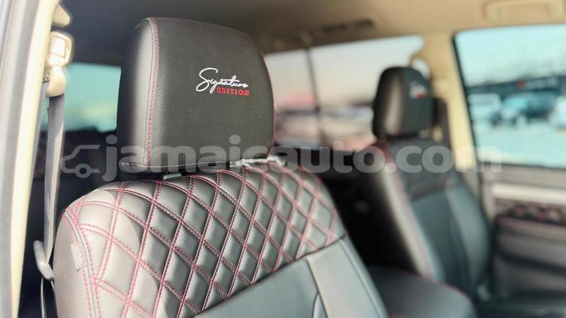 Big with watermark mitsubishi pajero clarendon import dubai 5639