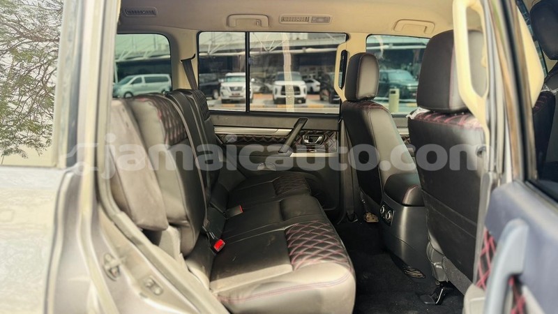 Big with watermark mitsubishi pajero clarendon import dubai 5639