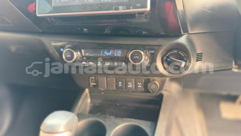 Big with watermark toyota hilux clarendon import dubai 5640