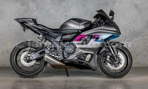 Buy Used Yamaha YZF Black Bike in Kingston in Kingston