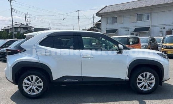 Buy Used Toyota Yaris White Car in Kingston in Kingston Buy Used Toyota Yaris White Car in Kingston in Kingston
