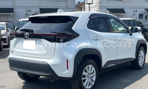 Buy Used Toyota Yaris White Car in Kingston in Kingston Buy Used Toyota Yaris White Car in Kingston in Kingston