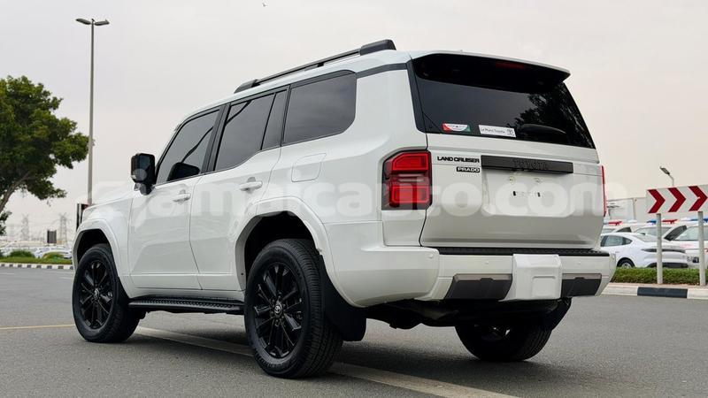 Big with watermark toyota land cruiser prado clarendon import dubai 5648