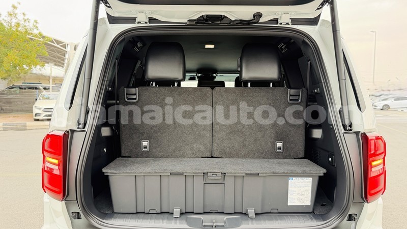 Big with watermark toyota land cruiser prado clarendon import dubai 5648