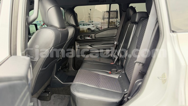 Big with watermark toyota land cruiser prado clarendon import dubai 5648