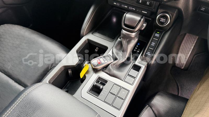 Big with watermark toyota land cruiser prado clarendon import dubai 5648