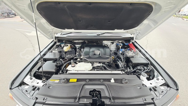 Big with watermark toyota land cruiser prado clarendon import dubai 5648