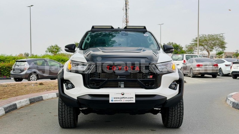 Big with watermark toyota hiluxe revo clarendon import dubai 5650