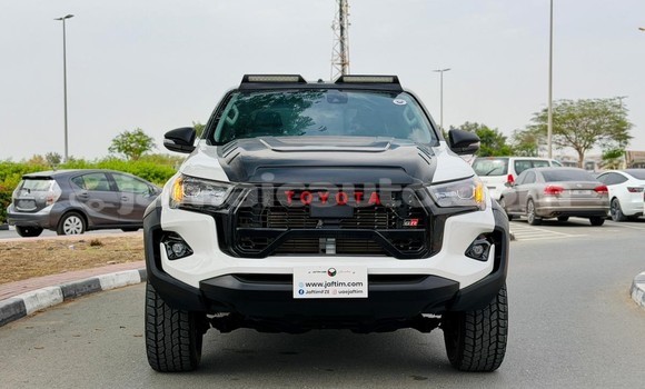 Acheter Occasion Voiture Toyota Hiluxe Revo Blanc à Import - Dubai, Clarendon