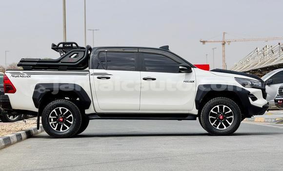 Buy Used Toyota Hiluxe Revo White Car in Import - Dubai in Clarendon Buy Used Toyota Hiluxe Revo White Car in Import - Dubai in Clarendon