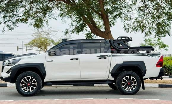 Buy Used Toyota Hiluxe Revo White Car in Import - Dubai in Clarendon Buy Used Toyota Hiluxe Revo White Car in Import - Dubai in Clarendon