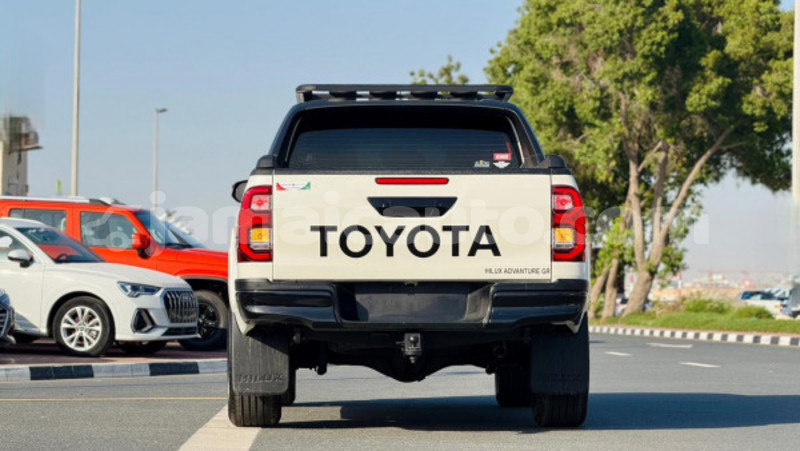 Big with watermark toyota hilux clarendon import dubai 5661