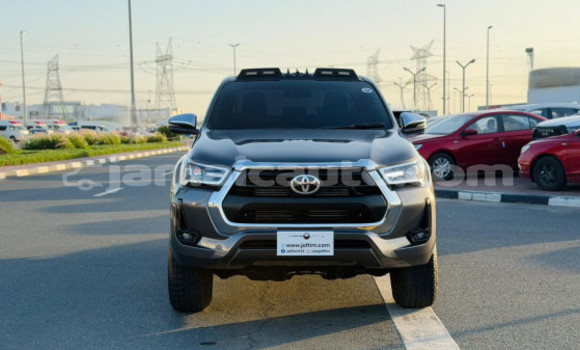 Buy Used Toyota Hilux Black Car in Import - Dubai in Clarendon