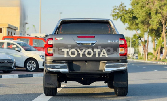 Buy Used Toyota Hilux Black Car in Import - Dubai in Clarendon Buy Used Toyota Hilux Black Car in Import - Dubai in Clarendon