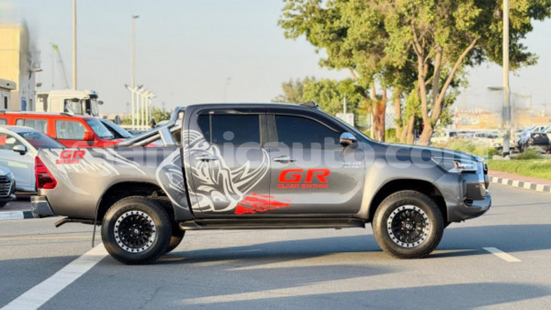 Big with watermark toyota hilux clarendon import dubai 5662