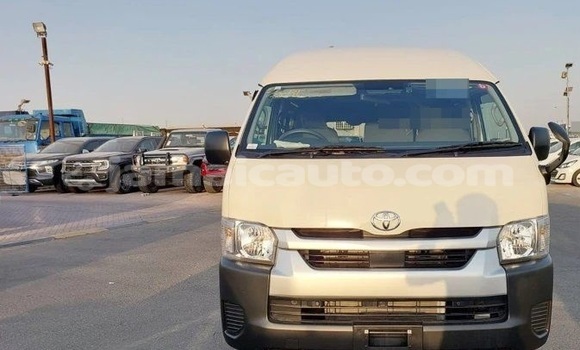 Acheter Occasion Voiture Toyota Hiace Blanc à Kingston, Kingston Acheter Occasion Voiture Toyota Hiace Blanc à Kingston, Kingston