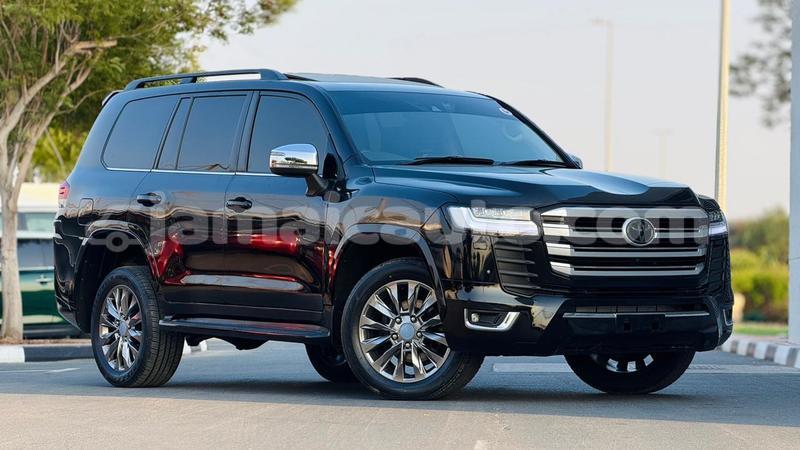 Big with watermark toyota land cruiser clarendon import dubai 5664