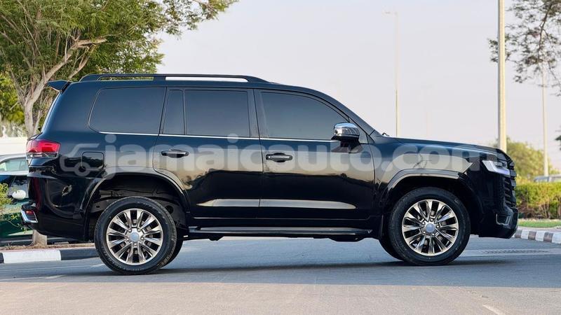 Big with watermark toyota land cruiser clarendon import dubai 5664