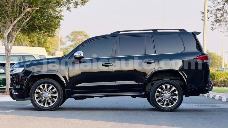 Big with watermark toyota land cruiser clarendon import dubai 5664