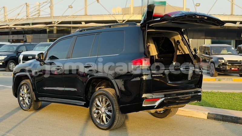 Big with watermark toyota land cruiser clarendon import dubai 5664