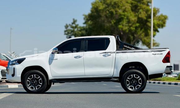 Buy Used Toyota Hilux White Car in Kingston in Kingston Buy Used Toyota Hilux White Car in Kingston in Kingston