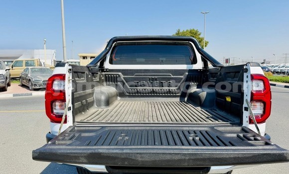 Buy Used Toyota Hilux White Car in Kingston in Kingston Buy Used Toyota Hilux White Car in Kingston in Kingston